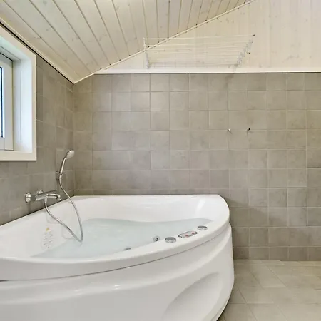 Nanne - 1km From The Sea By Interhome بيت للعطل
